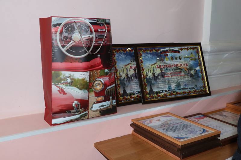 Сотрудники городской полиции провели ряд торжественных мероприятий Сотрудники городской полиции провели ряд торжественных мероприятий