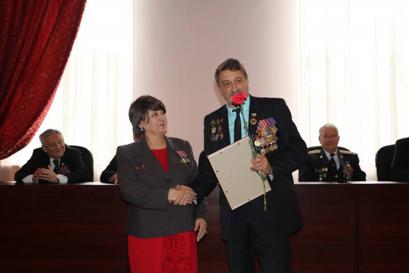 Сотрудники городской полиции провели ряд торжественных мероприятий Сотрудники городской полиции провели ряд торжественных мероприятий