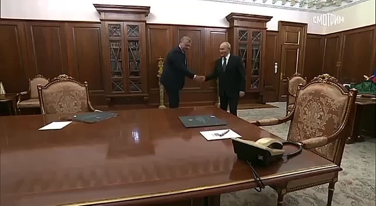 Игорь Бабушкин представил Президенту России доклад о мерах поддержки ветеранов специальной военной операции и их семей, а также о текущей ситуации в регионе