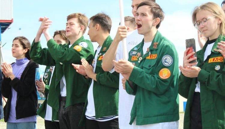 Студенческие путинные отряды растут: движение станет отдельным направлением в структуре Российских студенческих отрядов Студенческие путинные отряды растут: движение станет отдельным направлением в структуре Российских студенческих отрядов