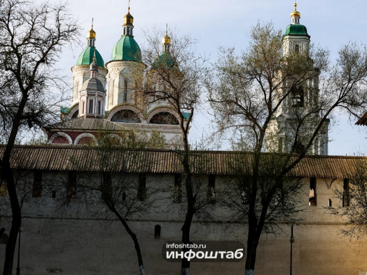 Астраханцы заметили в воздухе запах газа