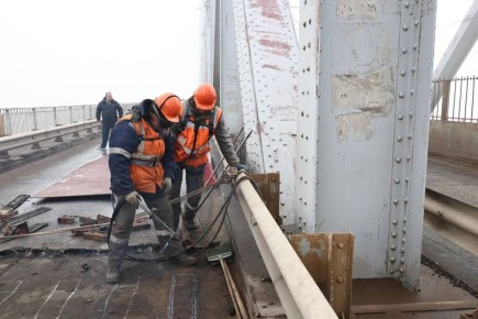 Старый мост в Астрахани начнет работать полностью на следующей неделе