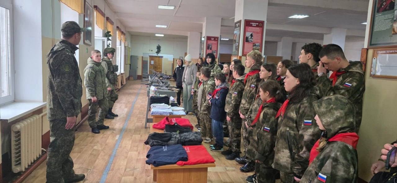 Воспитанники Донецкого детско-юношеского центра «ПАТРИОТ» посетили музеи Знаменска и Волгограда Воспитанники Донецкого детско-юношеского центра «ПАТРИОТ» посетили музеи Знаменска и Волгограда