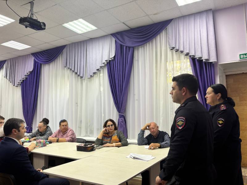 Стражи порядка продолжают работу по защите граждан от кибермошенников Стражи порядка продолжают работу по защите граждан от кибермошенников