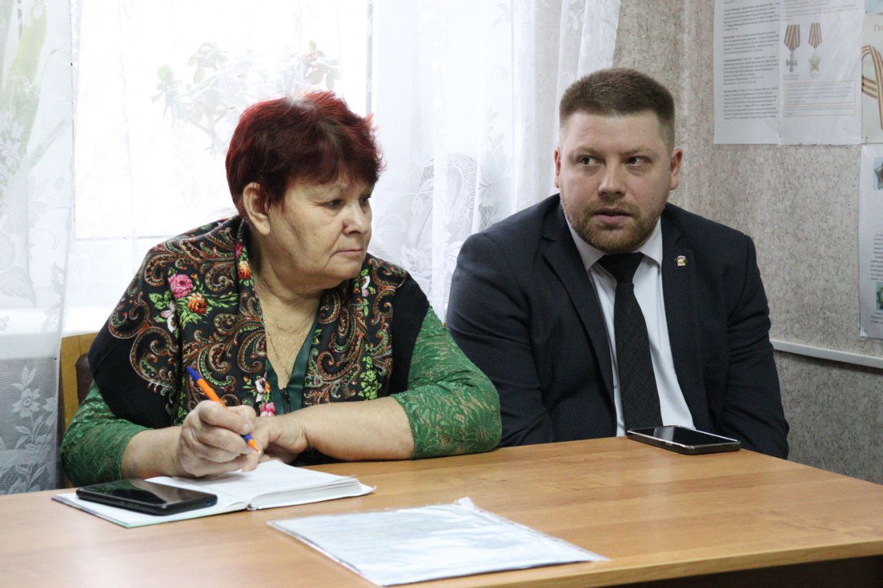 В одном из кабинетов КВЗ "Муза" состоялась встреча главы города Александра Сивакова с представителями Совета ветеранов города Ахтубинска В одном из кабинетов КВЗ "Муза" состоялась встреча главы города Александра Сивакова с представителями Совета ветеранов города Ахтубинска