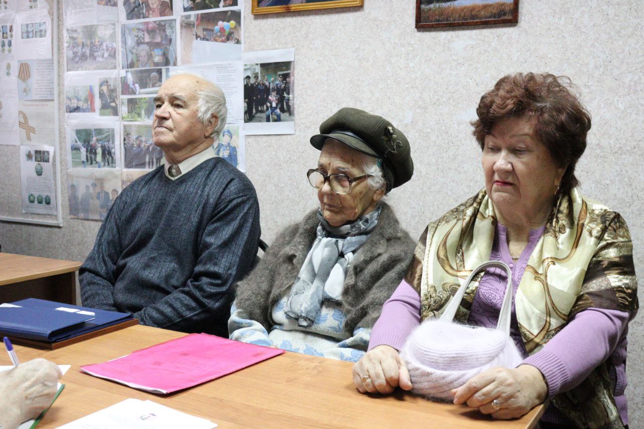 В одном из кабинетов КВЗ "Муза" состоялась встреча главы города Александра Сивакова с представителями Совета ветеранов города Ахтубинска В одном из кабинетов КВЗ "Муза" состоялась встреча главы города Александра Сивакова с представителями Совета ветеранов города Ахтубинска