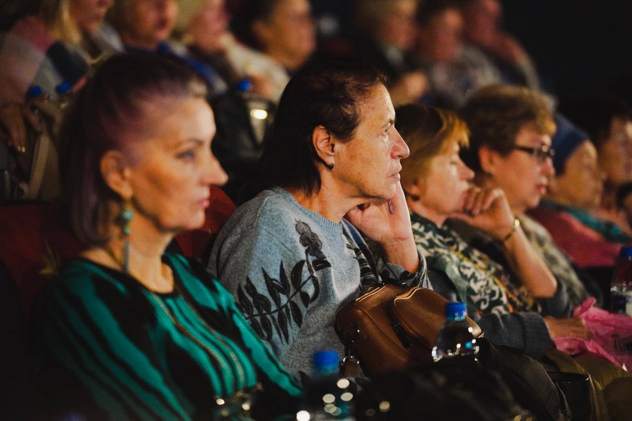 Почему пенсионеры не могут позволить себе кино? Почему пенсионеры не могут позволить себе кино?