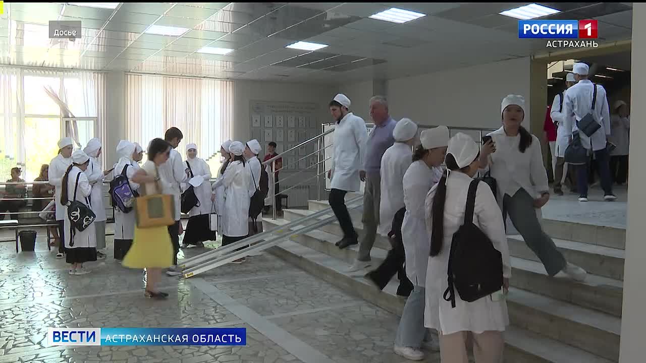 Все бюджетные места в ординатуре теперь станут целевыми, а выпускники медвузов должны будут отработать до трёх лет с наставником в медучреждениях, участвующих в программе ОМС