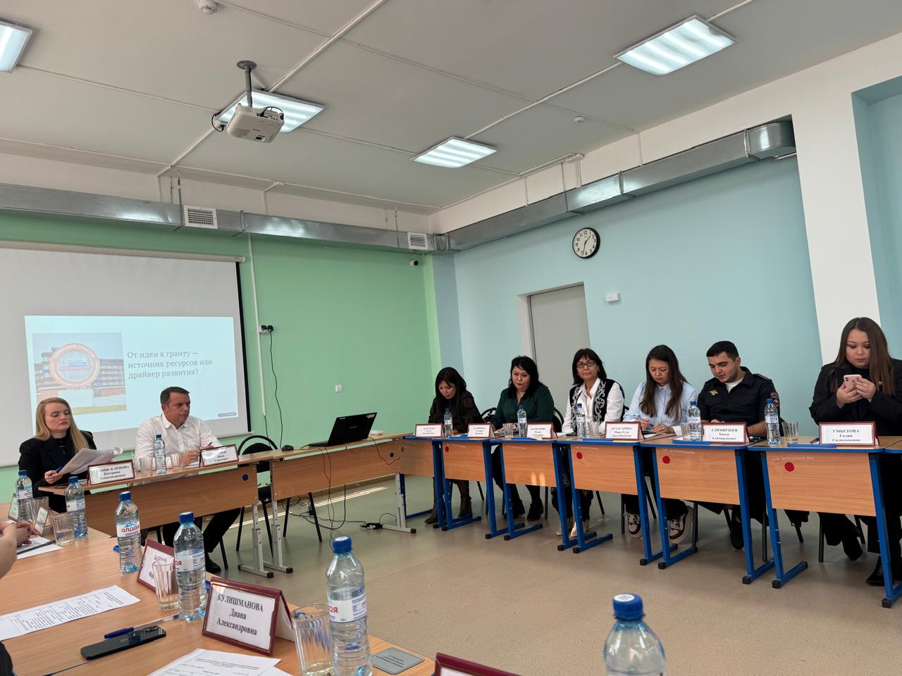 В средней школе с. Мирный Наримановского района состоялся насыщенный событиями день, объединивший Совет молодых ученых и специалистов при администрации района и масштабный фестиваль танцев В средней школе с. Мирный Наримановского района состоялся насыщенный событиями день, объединивший Совет молодых ученых и специалистов при администрации района и масштабный фестиваль танцев