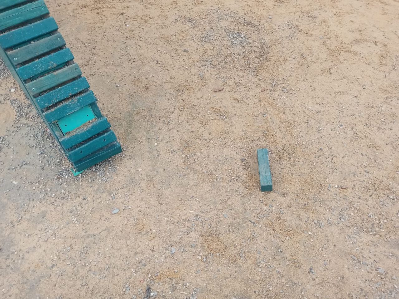 Специалисты МКУ "Чистый город" продолжают делать наш город лучше, одновременно устраняя ущерб от рук вандалов Специалисты МКУ "Чистый город" продолжают делать наш город лучше, одновременно устраняя ущерб от рук вандалов