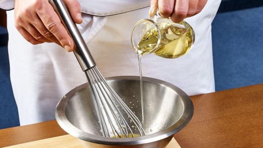 Справятся даже новички: попробуйте секретный рецепт домашнего майонеза от шеф-повара