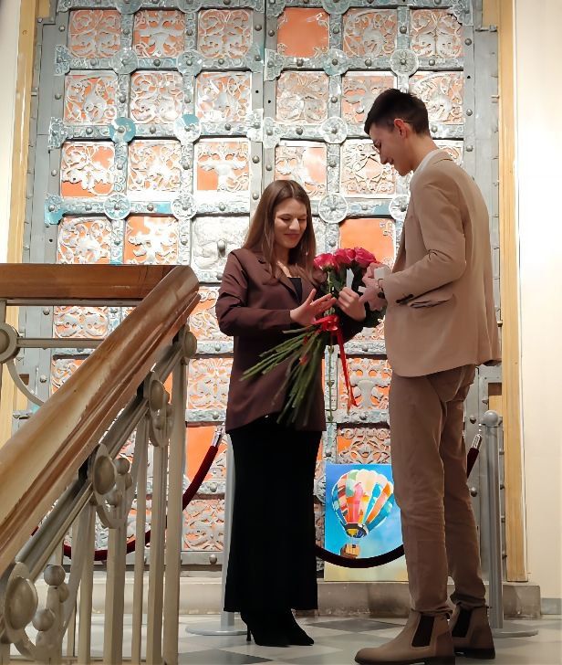 Астраханец сделал предложение руки и сердца своей возлюбленной в необычном месте