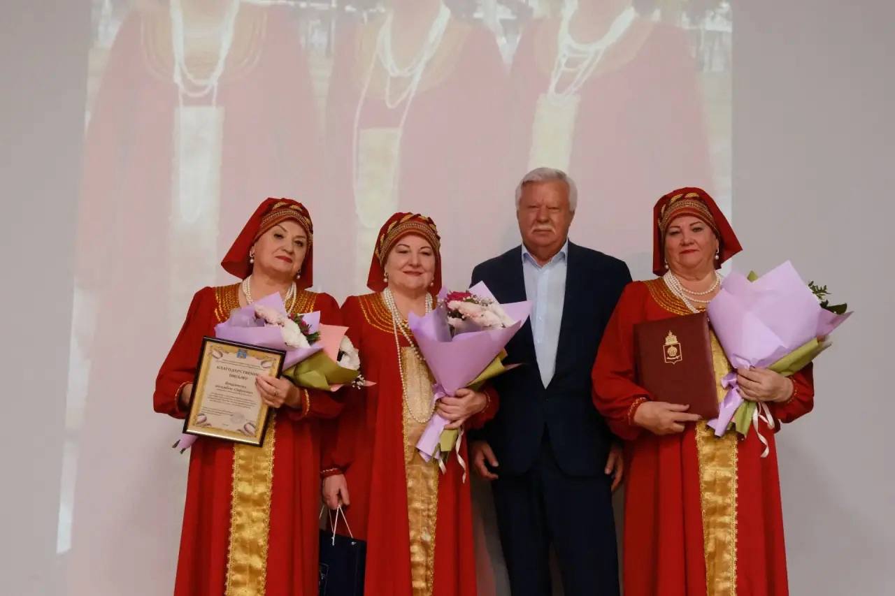 Ансамбль «Зоренька» из Астраханской области отметил 10-летие Ансамбль «Зоренька» из Астраханской области отметил 10-летие