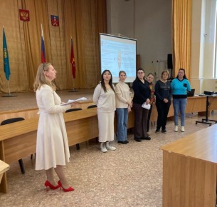 ТИК ЗАТО Знаменск провела обучающее занятие для членов УИК, посвященное ключевым этапам избирательного процесса