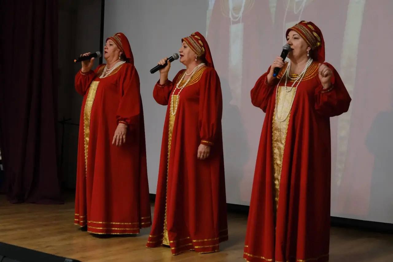 Ансамбль «Зоренька» из Астраханской области отметил 10-летие Ансамбль «Зоренька» из Астраханской области отметил 10-летие