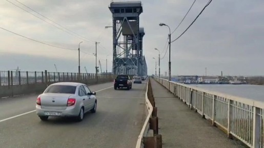 Полноценное дорожное движение на Старом мосту запустили