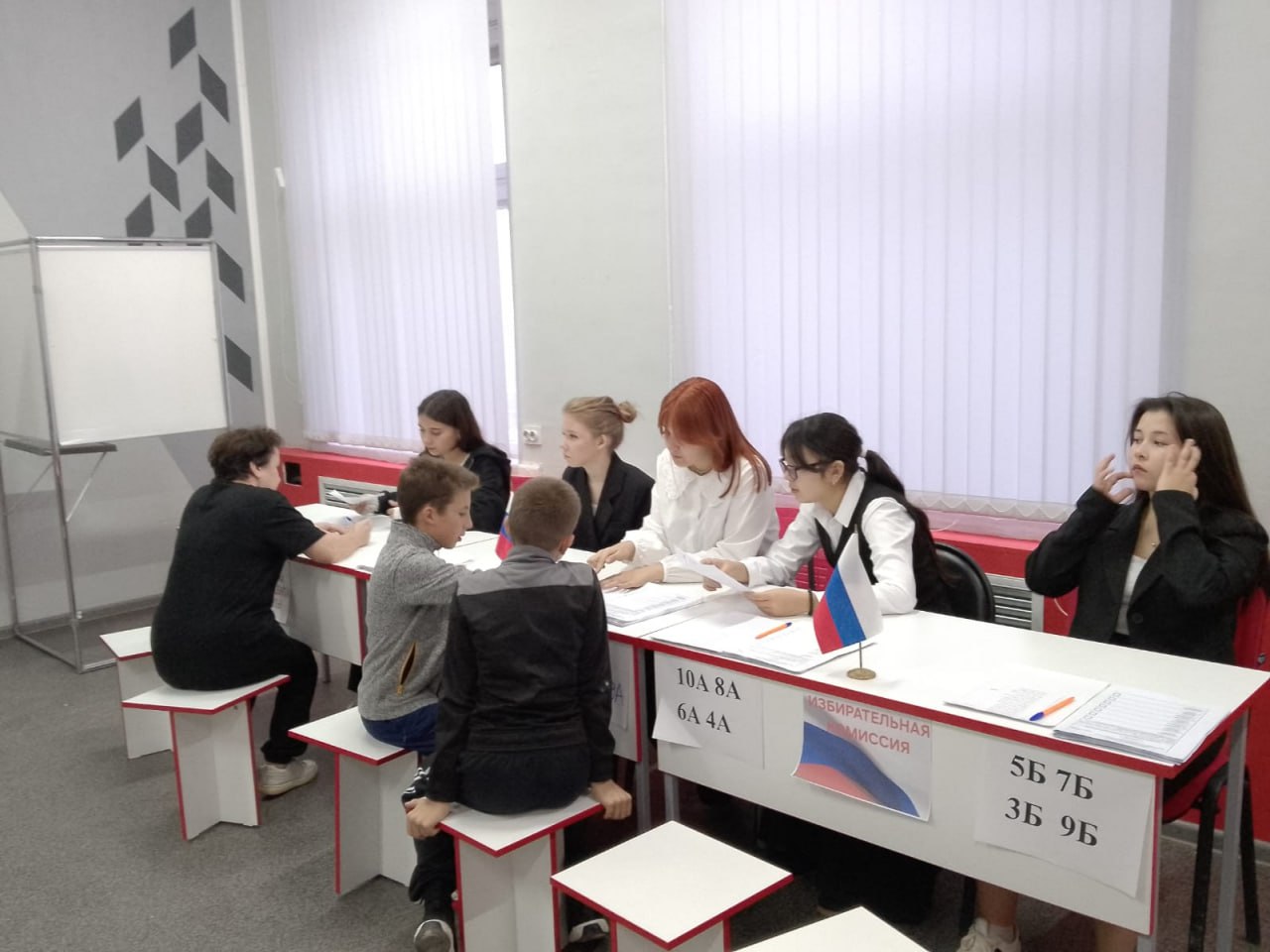 Завершилась яркая избирательная кампания по выборам Президента школ Володарского района Завершилась яркая избирательная кампания по выборам Президента школ Володарского района