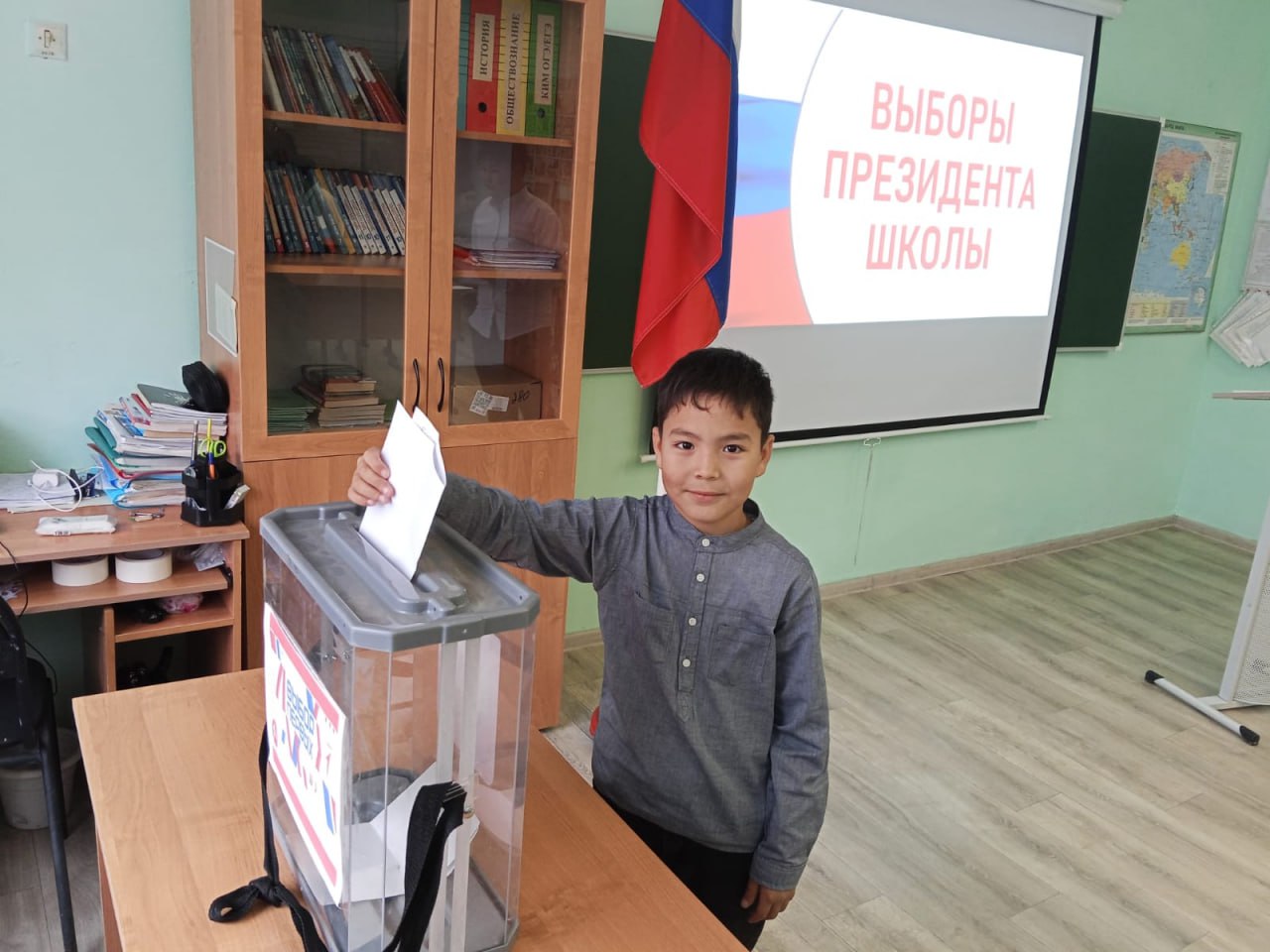 Завершилась яркая избирательная кампания по выборам Президента школ Володарского района Завершилась яркая избирательная кампания по выборам Президента школ Володарского района