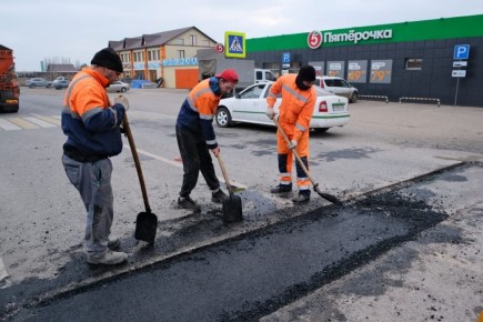 На 1-й Виноградной уже началась укладка искусственных неровностей