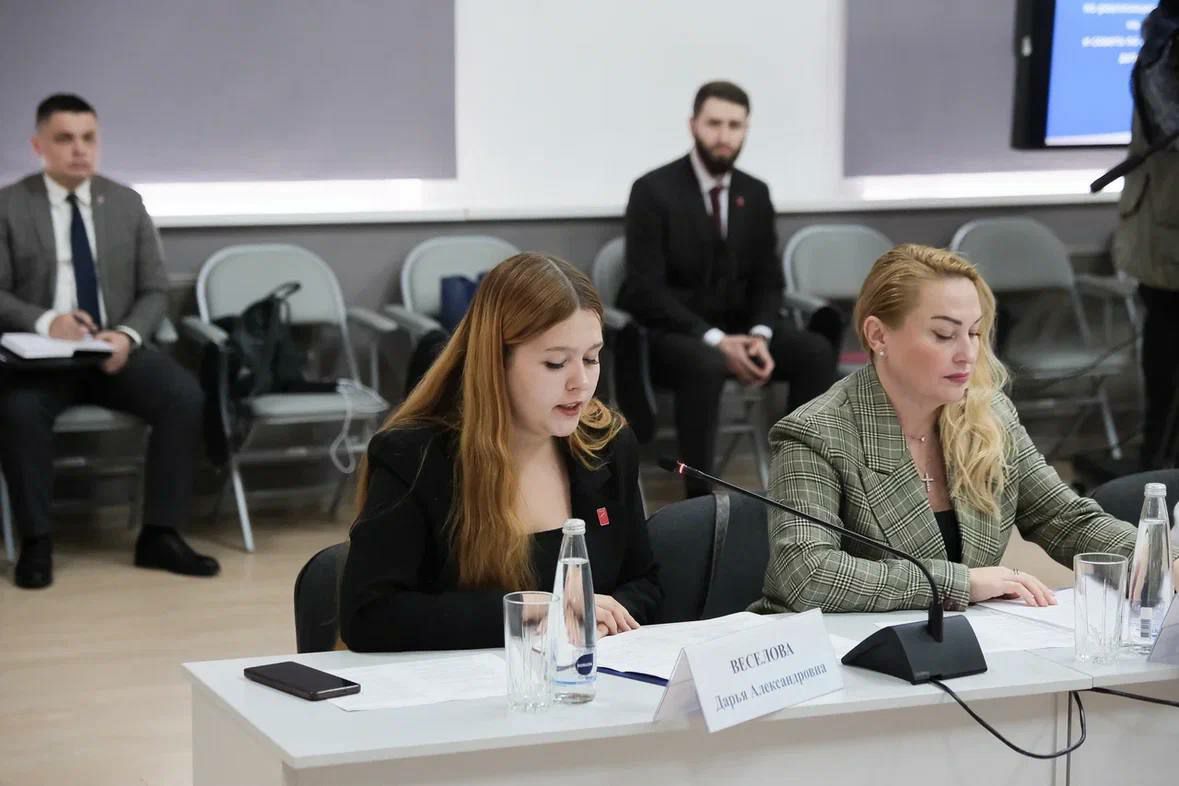 Детский Совет первых предложил губернатору провести лингвистический слёт в Астрахани Детский Совет первых предложил губернатору провести лингвистический слёт в Астрахани