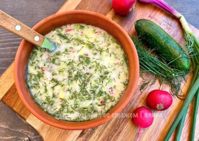 Окрошка на айране: освежающий летний суп без мяса и колбасы