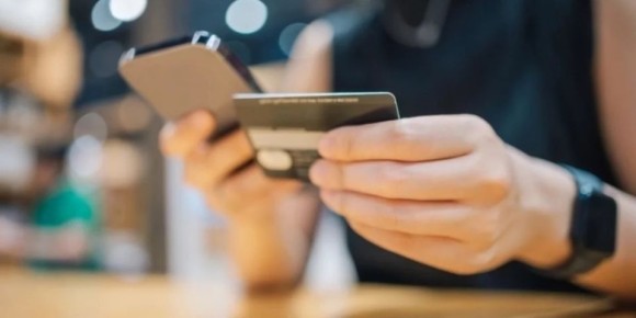 Почему россиянам стоит осторожнее обращаться с переводами денежных средств