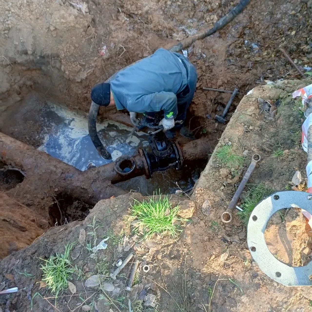 Запланированные сегодня работы по улице Бахчиванджи на системе водоснабжения по замене двух запорных устройств диаметром 200 мм завершены Запланированные сегодня работы по улице Бахчиванджи на системе водоснабжения по замене двух запорных устройств диаметром 200 мм завершены