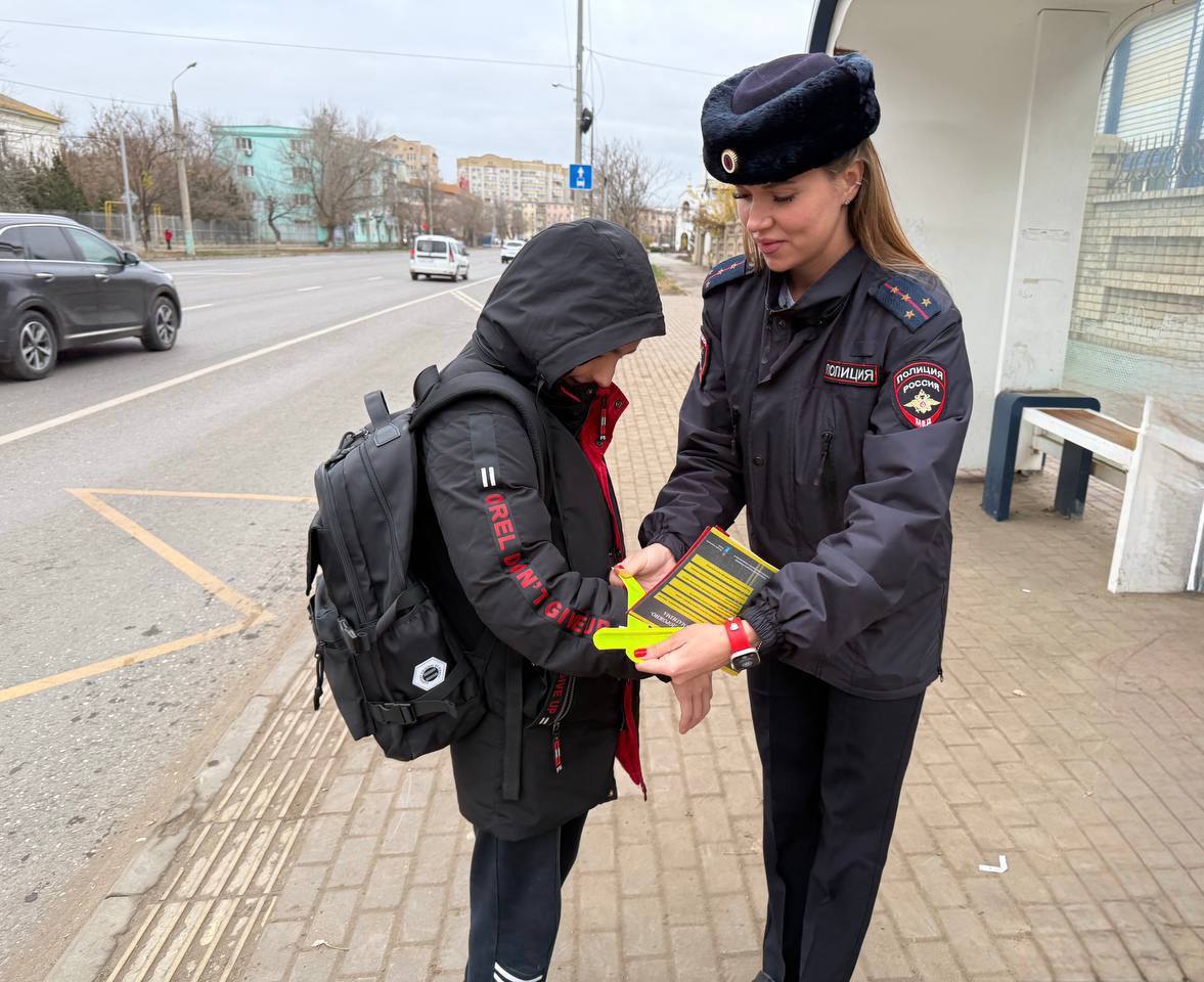 Госавтоинспекторы разъяснили участникам дорожного движения о необходимости быть заметнее на дороге Госавтоинспекторы разъяснили участникам дорожного движения о необходимости быть заметнее на дороге