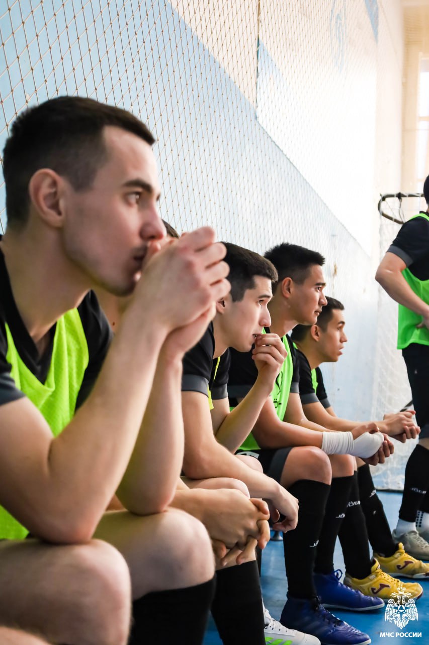 Астраханские спасатели стали чемпионами по мини-футболу Астраханские спасатели стали чемпионами по мини-футболу