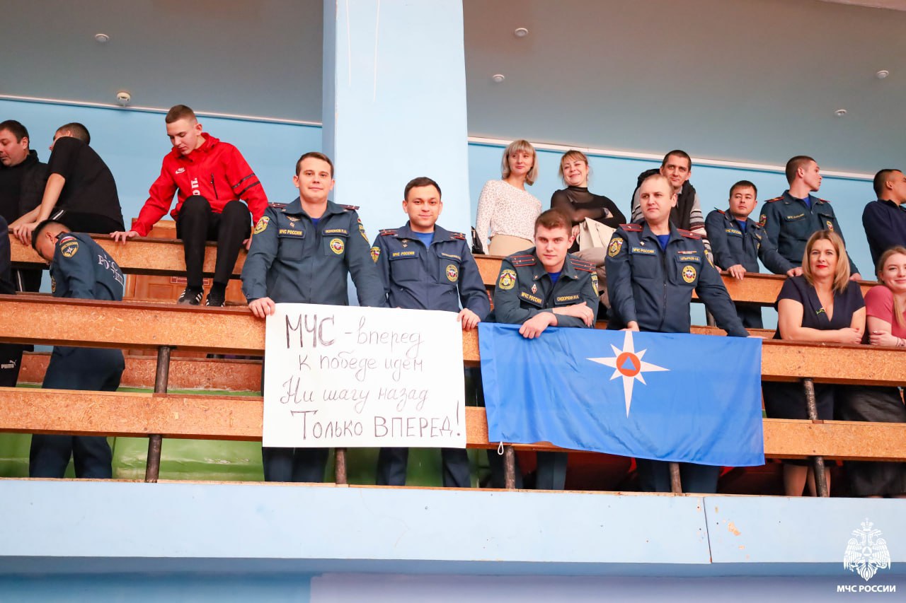 Астраханские спасатели стали чемпионами по мини-футболу Астраханские спасатели стали чемпионами по мини-футболу