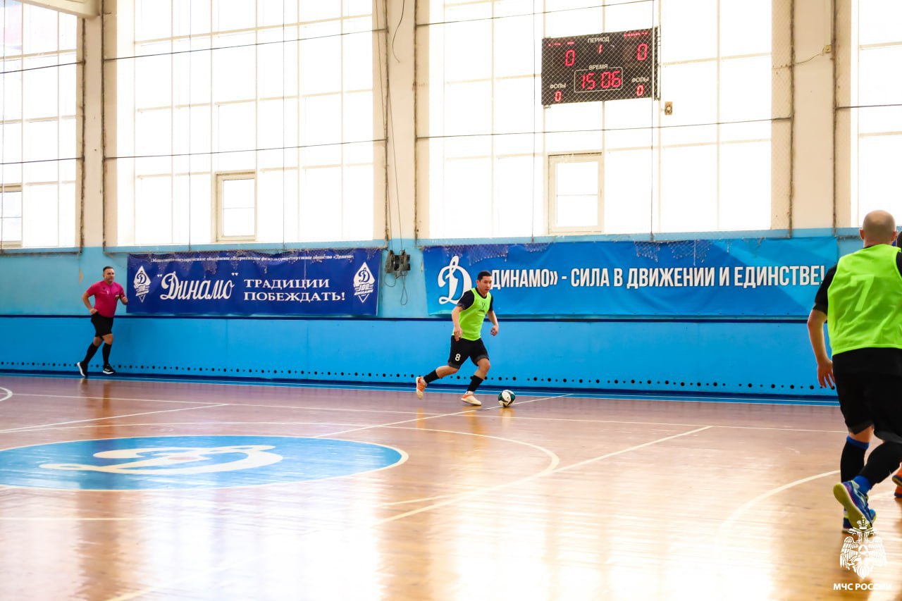 Астраханские спасатели стали чемпионами по мини-футболу Астраханские спасатели стали чемпионами по мини-футболу