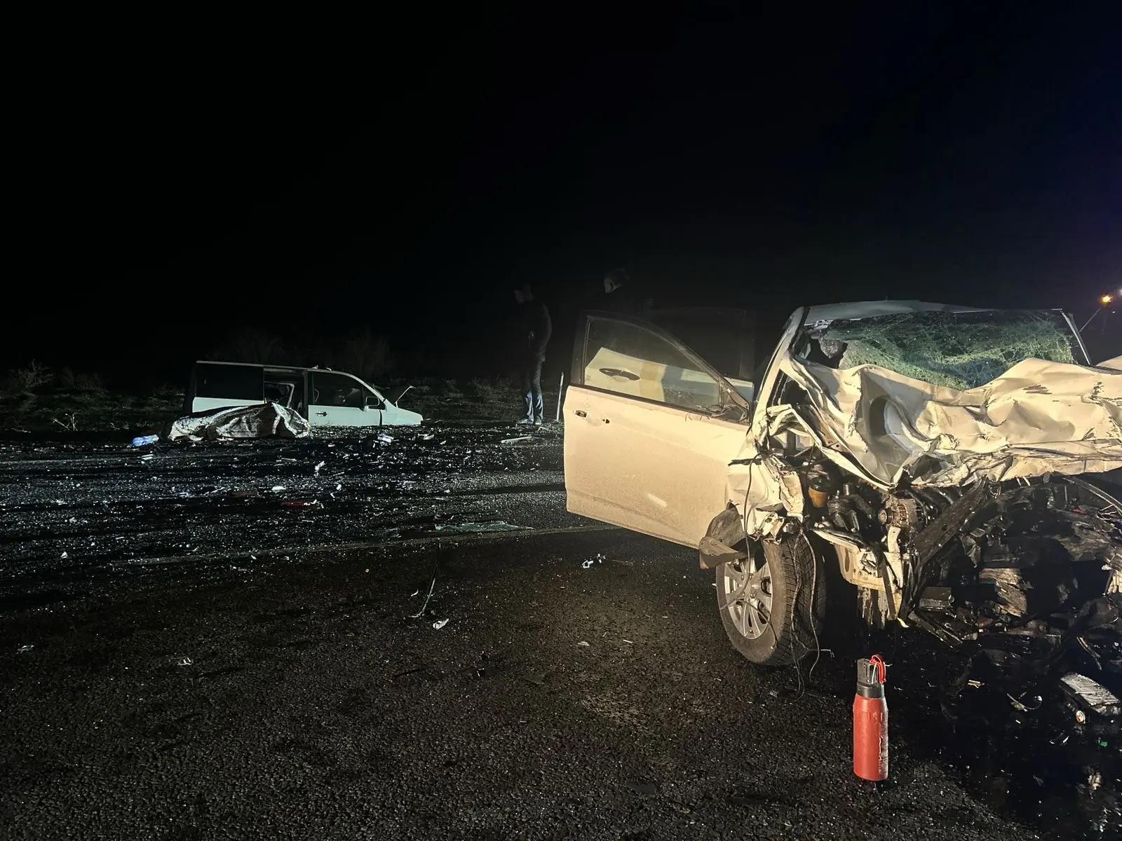 Энтузиасты знакомят астраханцев с историей улицы Кирова Энтузиасты знакомят астраханцев с историей улицы Кирова