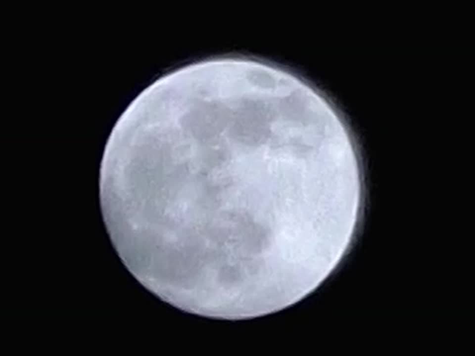 Последнее суперлуние в этом году можно будет увидеть ночью, сообщили в лаборатории солнечной астрономии ИКИ РАН