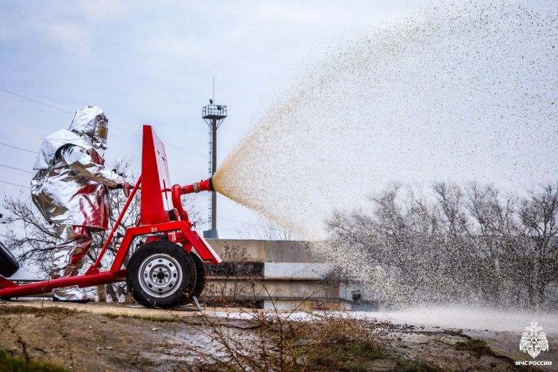 Астраханские огнеборцы провели финальные пожарно-тактические учения Астраханские огнеборцы провели финальные пожарно-тактические учения