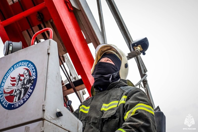 Астраханские огнеборцы провели финальные пожарно-тактические учения Астраханские огнеборцы провели финальные пожарно-тактические учения