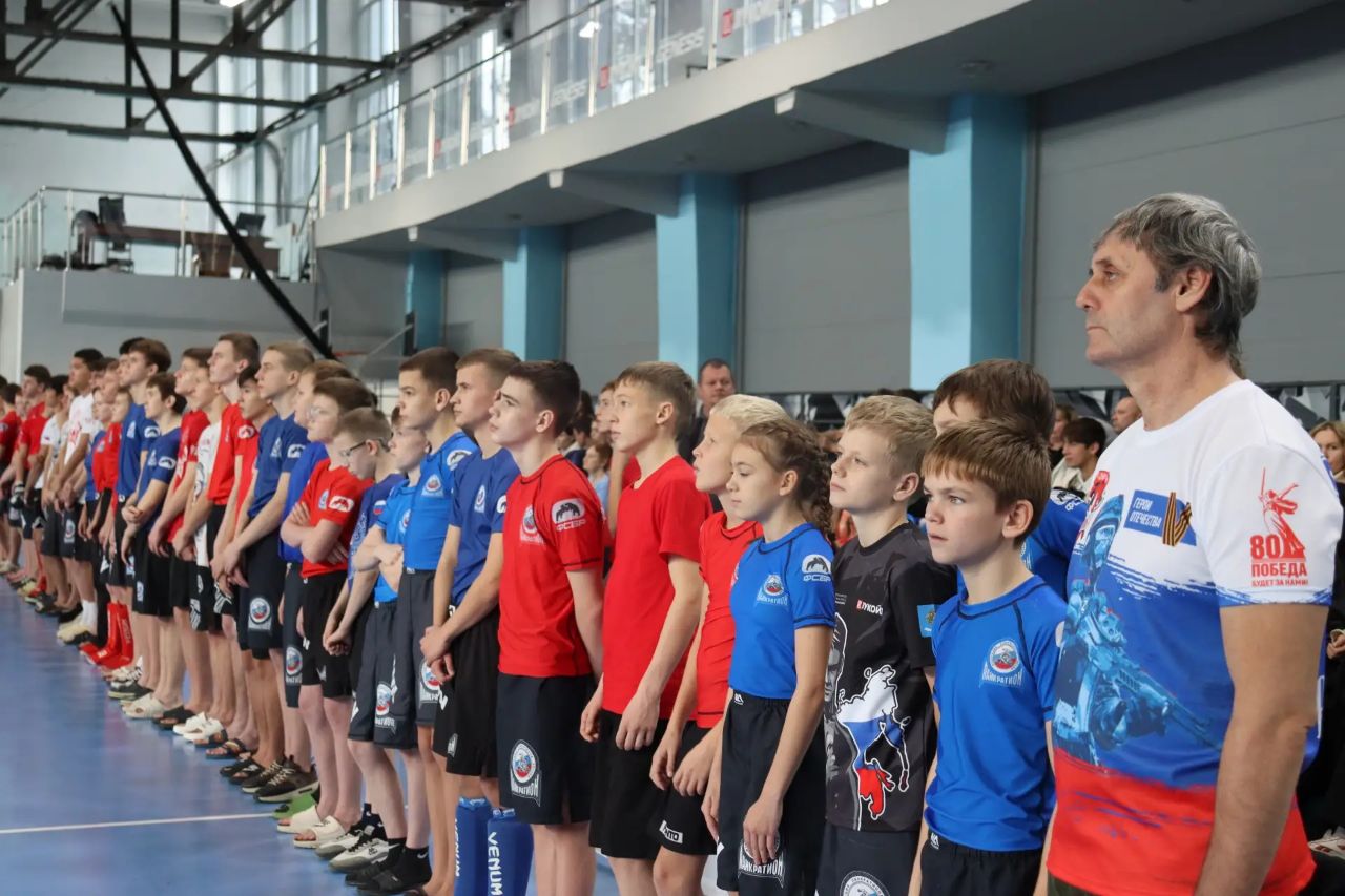 В Астрахани в честь бойцов СВО прошёл турнир по спортивной борьбе «Герои Отечества» В Астрахани в честь бойцов СВО прошёл турнир по спортивной борьбе «Герои Отечества»