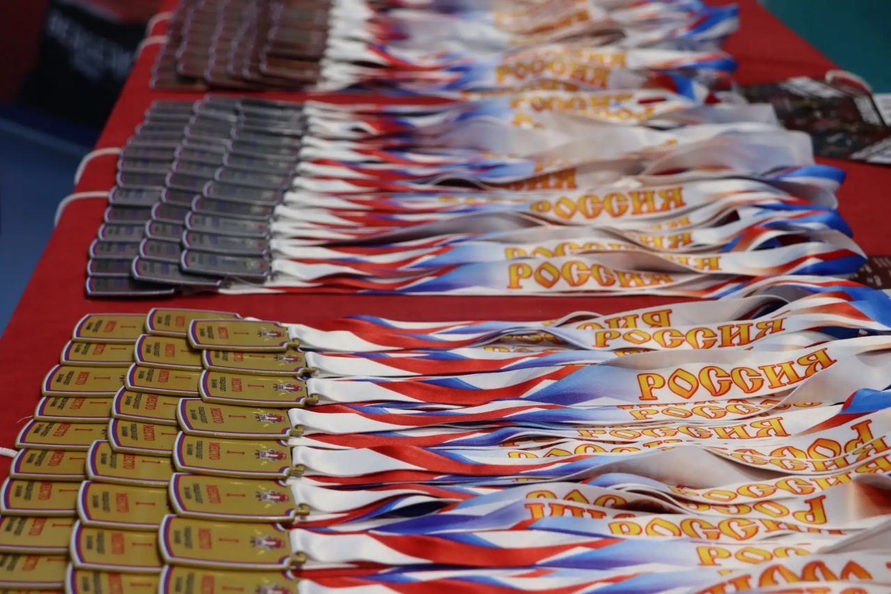 В Астрахани в честь бойцов СВО прошёл турнир по спортивной борьбе «Герои Отечества» В Астрахани в честь бойцов СВО прошёл турнир по спортивной борьбе «Герои Отечества»