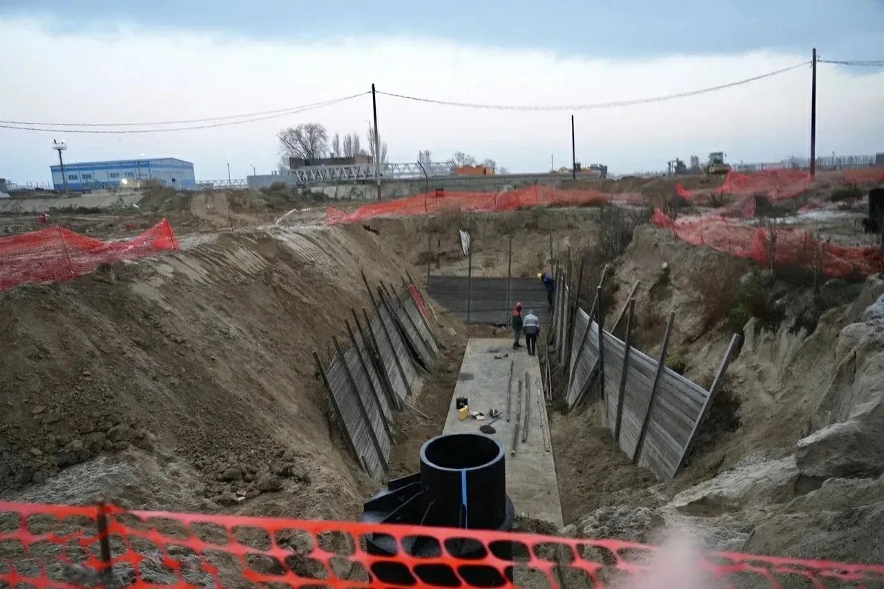 Замминистра строительства и ЖКХ РФ отметил прогресс в работе регштаба, который контролирует реконструкцию СОСК в Астраханской области Замминистра строительства и ЖКХ РФ отметил прогресс в работе регштаба, который контролирует реконструкцию СОСК в Астраханской области