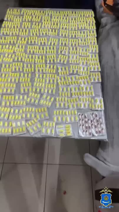 Астраханец привез из другого региона более 250 блистеров прегабалина для незаконного сбыта