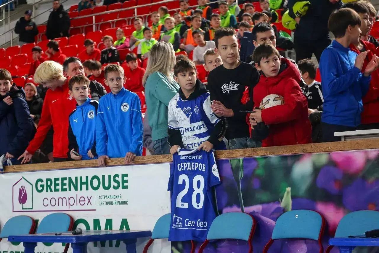 В Астрахани прошёл футбольный турнир «Кубок друзей Кротова» В Астрахани прошёл футбольный турнир «Кубок друзей Кротова»