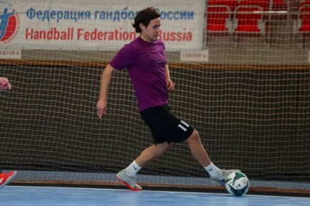 В Астрахани прошёл футбольный турнир «Кубок друзей Кротова»