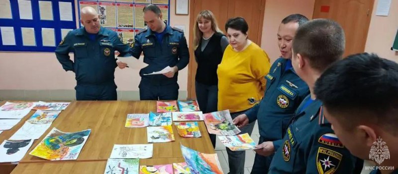 Юные таланты. В рамках празднования 35-летия МЧС России, региональное ведомство провело региональный конкурс детского рисунка Юные таланты. В рамках празднования 35-летия МЧС России, региональное ведомство провело региональный конкурс детского рисунка