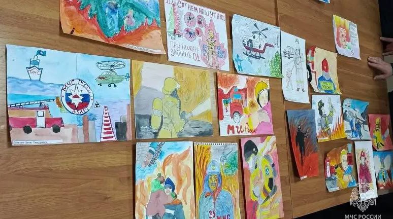 Юные таланты. В рамках празднования 35-летия МЧС России, региональное ведомство провело региональный конкурс детского рисунка Юные таланты. В рамках празднования 35-летия МЧС России, региональное ведомство провело региональный конкурс детского рисунка
