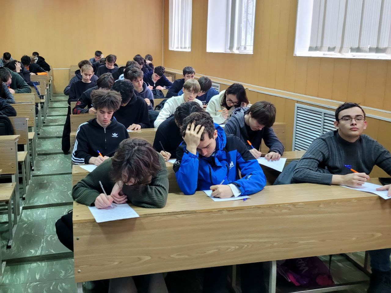 Сегодня интеллектуальное волнение охватило вузы, техникумы и колледжи – от сердца областного центра до самых отдаленных уголков региона! В разгаре Избирательный диктант! Сегодня интеллектуальное волнение охватило вузы, техникумы и колледжи – от сердца областного центра до самых отдаленных уголков региона! В разгаре Избирательный диктант!