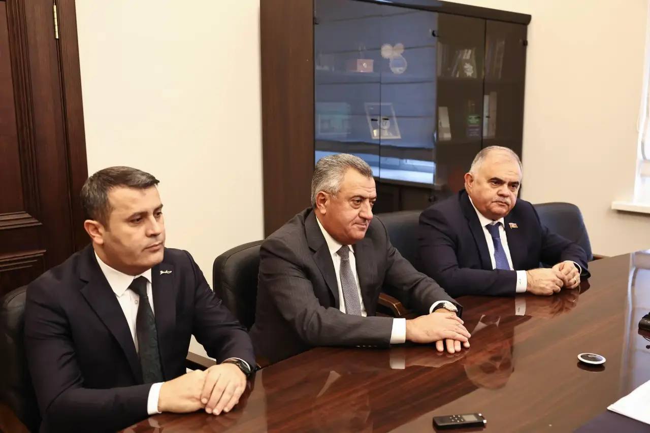 В Астрахани почтили память Гейдара Алиева В Астрахани почтили память Гейдара Алиева