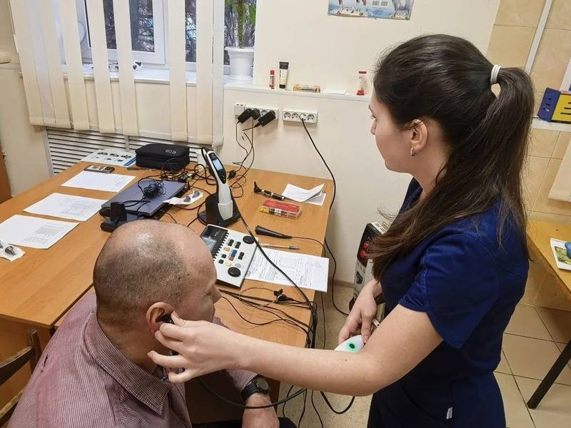 Астраханские участники СВО проходят высокотехнологичное лечение органов слуха Астраханские участники СВО проходят высокотехнологичное лечение органов слуха