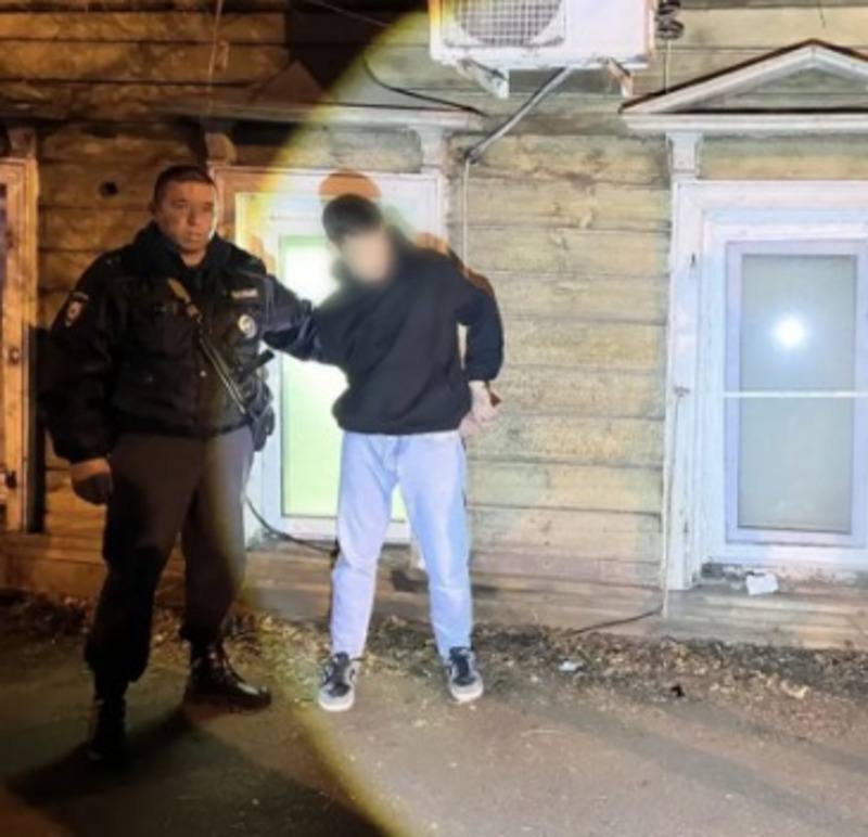 Во время отпуска сотрудник астраханской полиции задержал закладчика