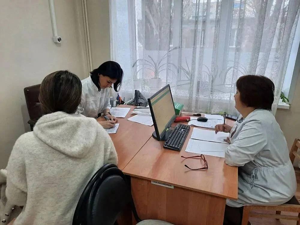 Свыше 60 жительниц Ахтубинска осмотрели маммологи астраханского онкодиспансера Свыше 60 жительниц Ахтубинска осмотрели маммологи астраханского онкодиспансера