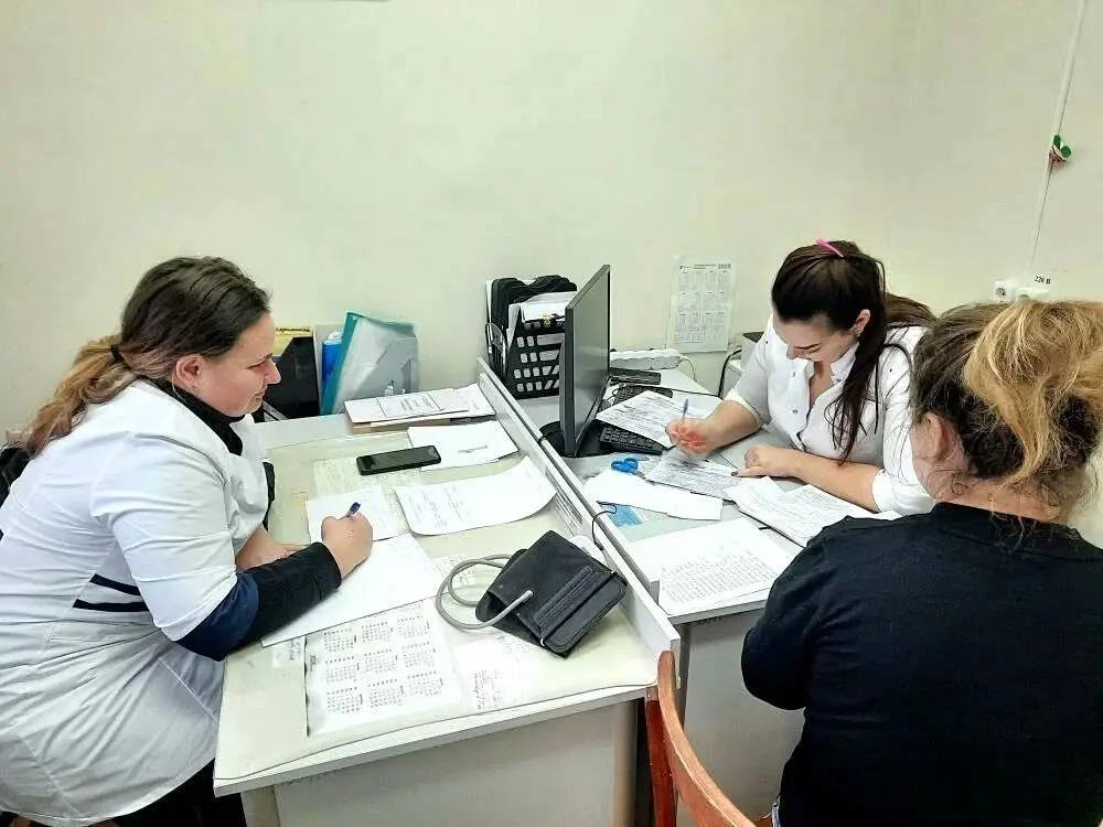 Свыше 60 жительниц Ахтубинска осмотрели маммологи астраханского онкодиспансера Свыше 60 жительниц Ахтубинска осмотрели маммологи астраханского онкодиспансера