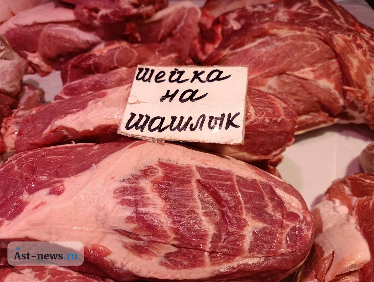 Предновогодняя торговля в Астрахани идёт по привычному сценарию Предновогодняя торговля в Астрахани идёт по привычному сценарию